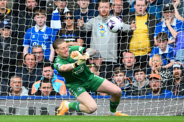 上半场陷入 上半场陷入